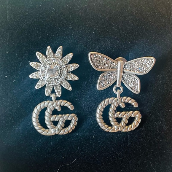 COPY - authentic Gucci Butterfly flower GG light gold mismatched dangle Earr… - Picture 4 of 4